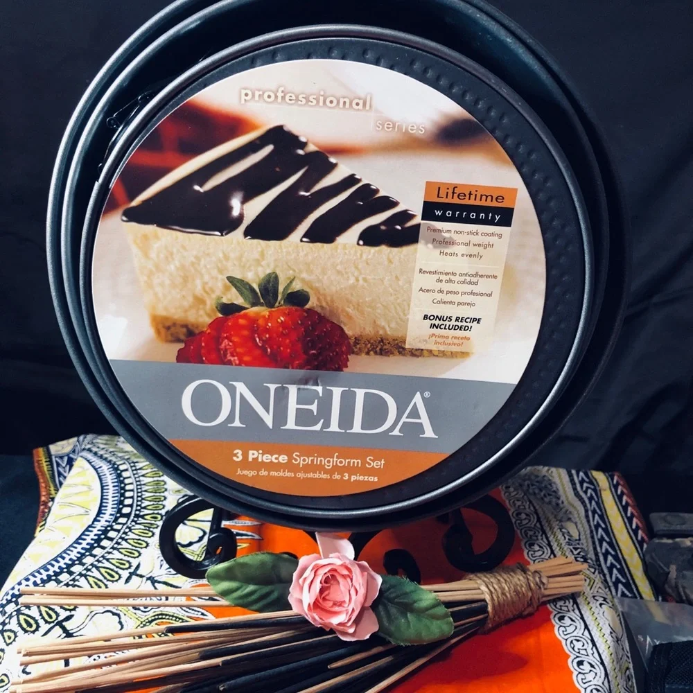 Oneida Black 3-Piece Springform Pan Set